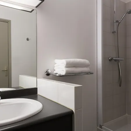 Hotel Logis Alizea Le Mans Nord 3*