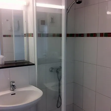 Logis Alizea Le Mans Nord Hotel 3*