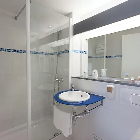 Logis Alizea Le Mans Nord 3* סן-סטורנה