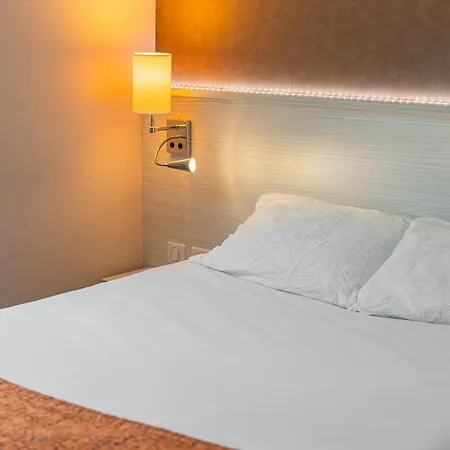 Logis Alizea Le Mans Nord Hotel 3*