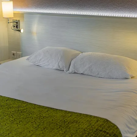 Logis Alizea Le Mans Nord Hotel