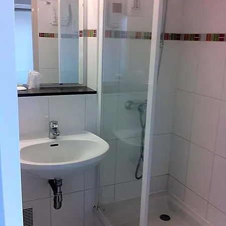 מלון Logis Alizea Le Mans Nord סן-סטורנה