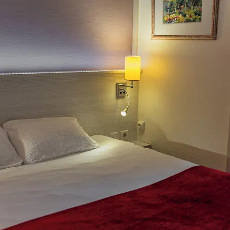 מלון Logis Alizea Le Mans Nord 3*