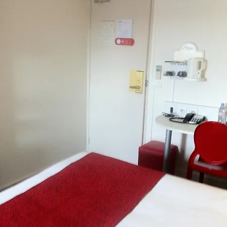 Hotel Logis Alizea Le Mans Nord 3*