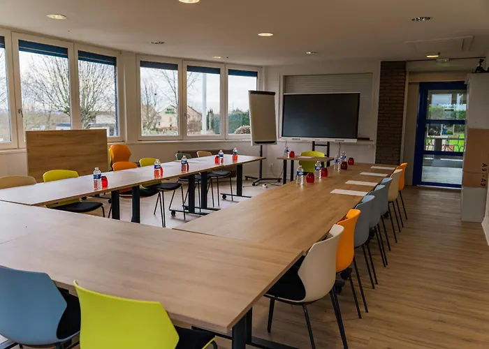 Hotel Logis Alizéa Le Mans Nord 3*